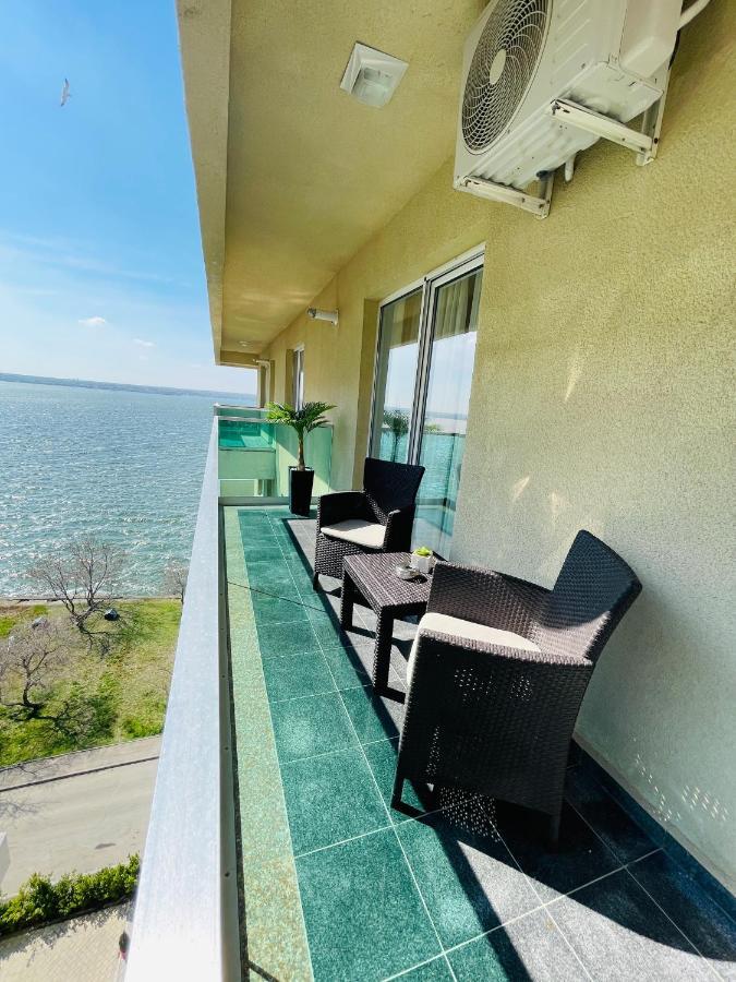 Royal Moonlight Apartment Mamaia Exterior foto